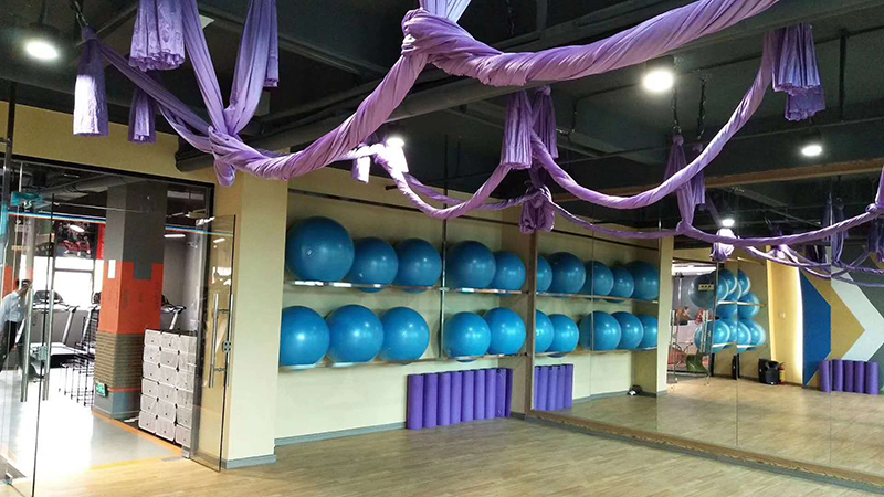 智能健身房器材